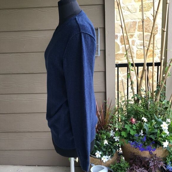 Vince V-Neck 💯Cashmere Sweater - Picture 4 of 8